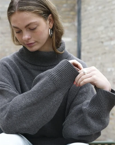 Elsk - Highneck Woman's Recycled Wool Strik - Earth Taupe